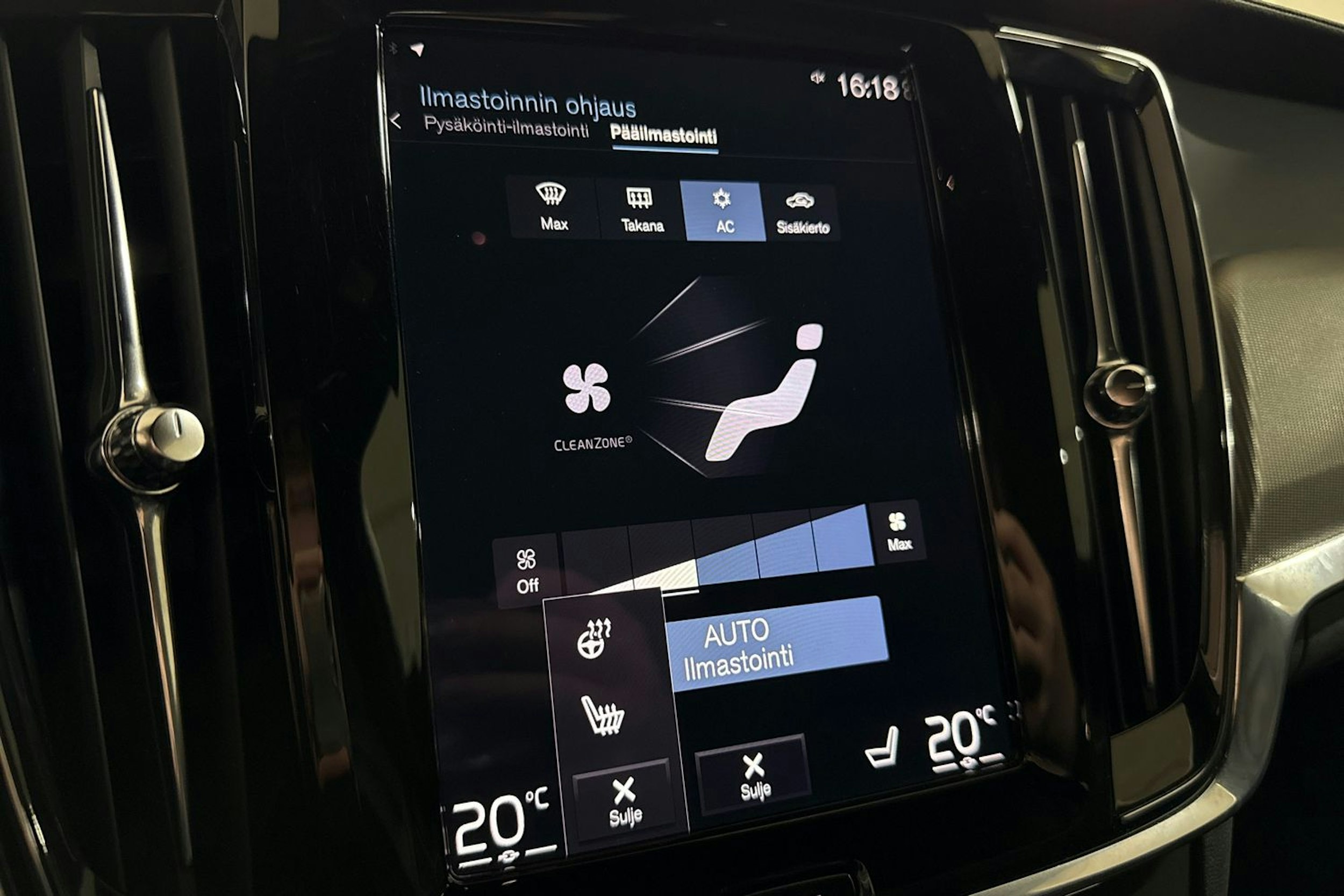 valkoinen Volvo V90 2020 kuva 26.