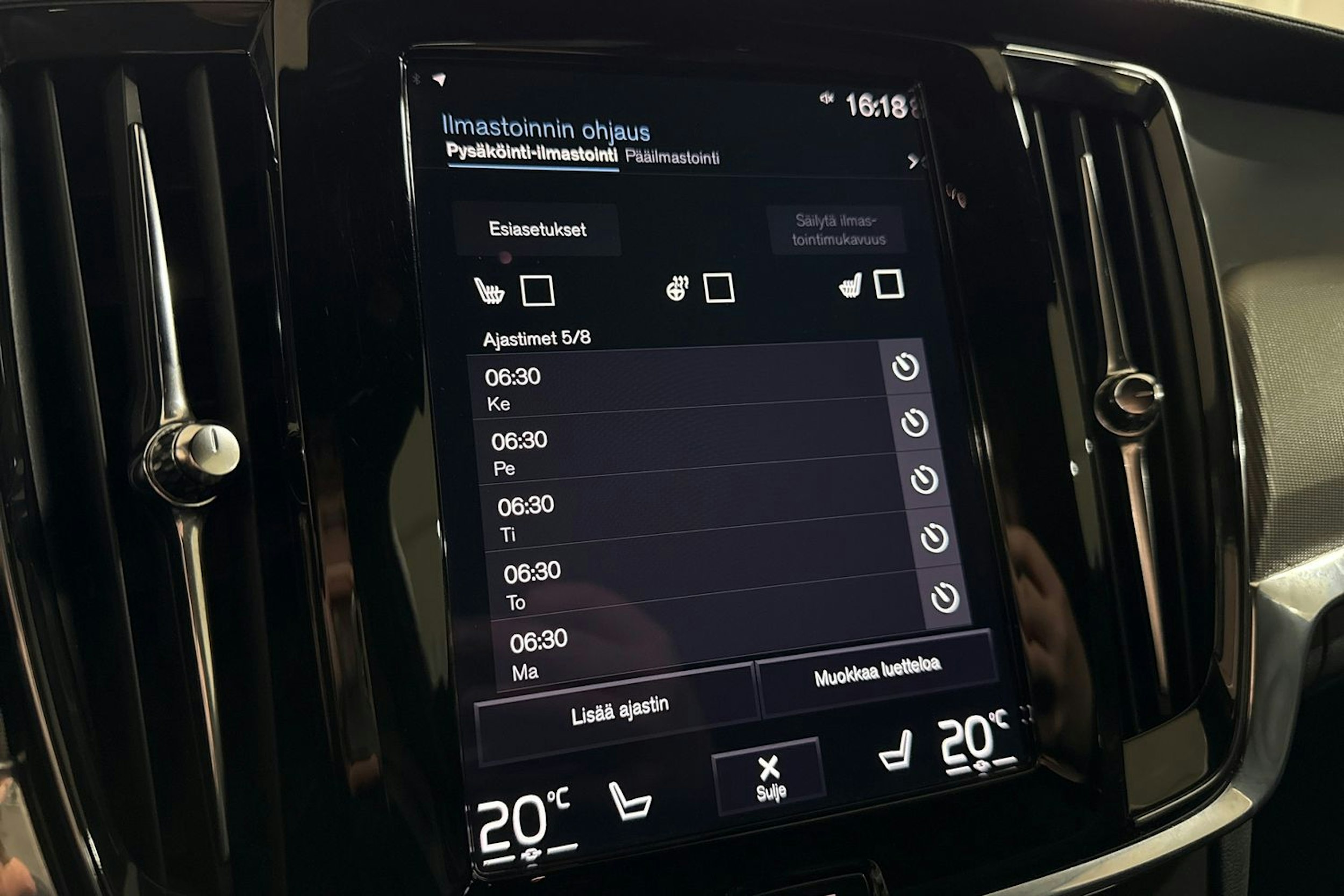 valkoinen Volvo V90 2020 kuva 27.