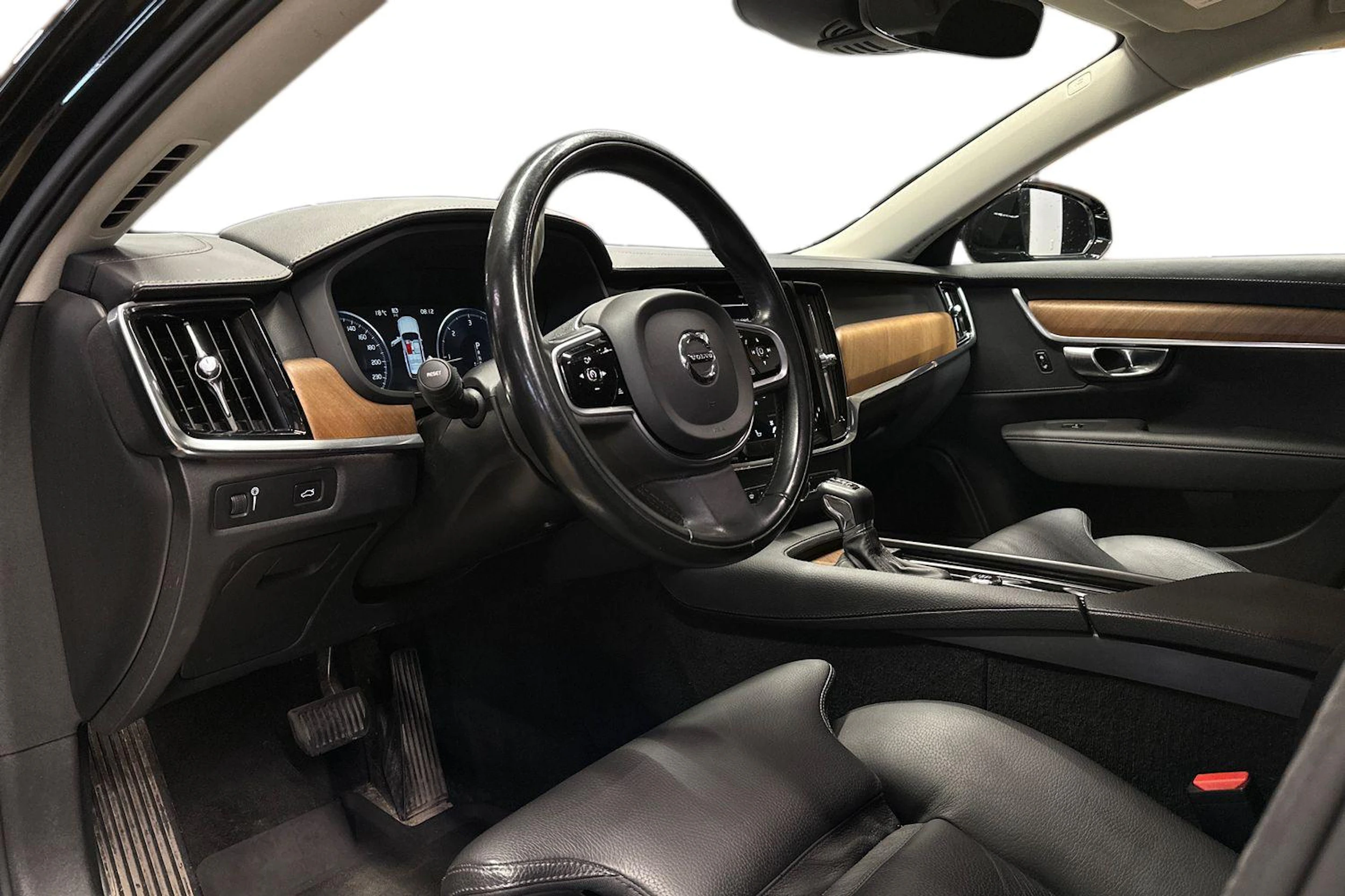 musta Volvo V90 2020 kuva 6.