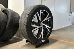 musta Volvo V90 2020 kuva 10.