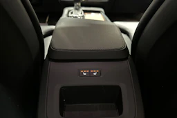 musta Volvo V90 2020 kuva 13.