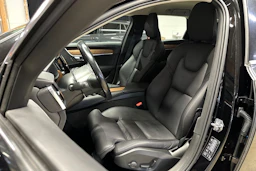 musta Volvo V90 2020 kuva 14.