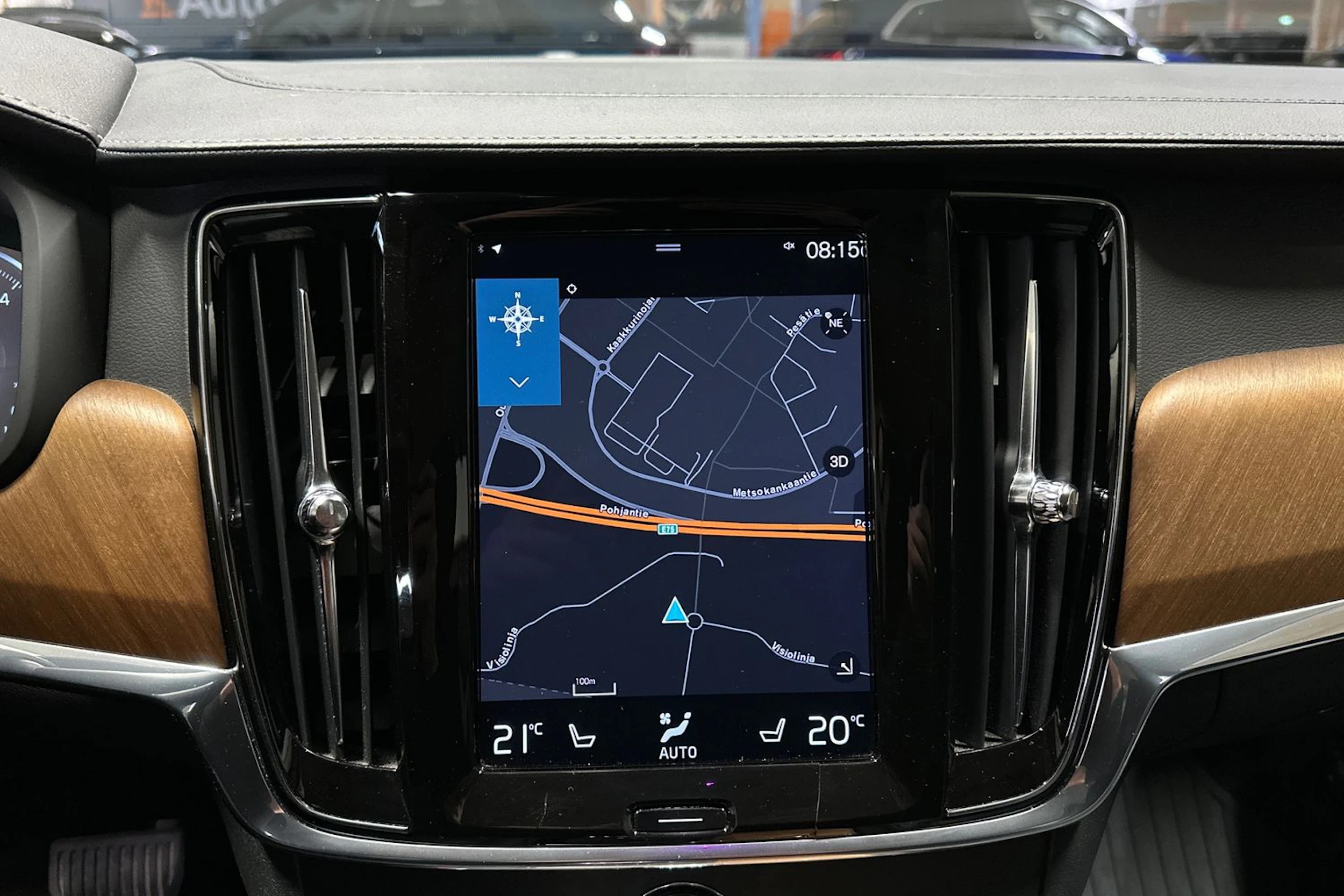musta Volvo V90 2020 kuva 15.