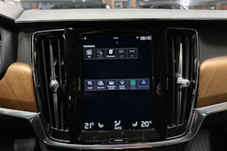 musta Volvo V90 2020 kuva 16.