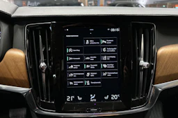 musta Volvo V90 2020 kuva 17.