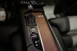 musta Volvo V90 2020 kuva 19.