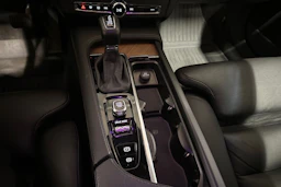 musta Volvo V90 2020 kuva 20.