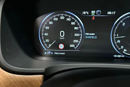 musta Volvo V90 2020 kuva 23.
