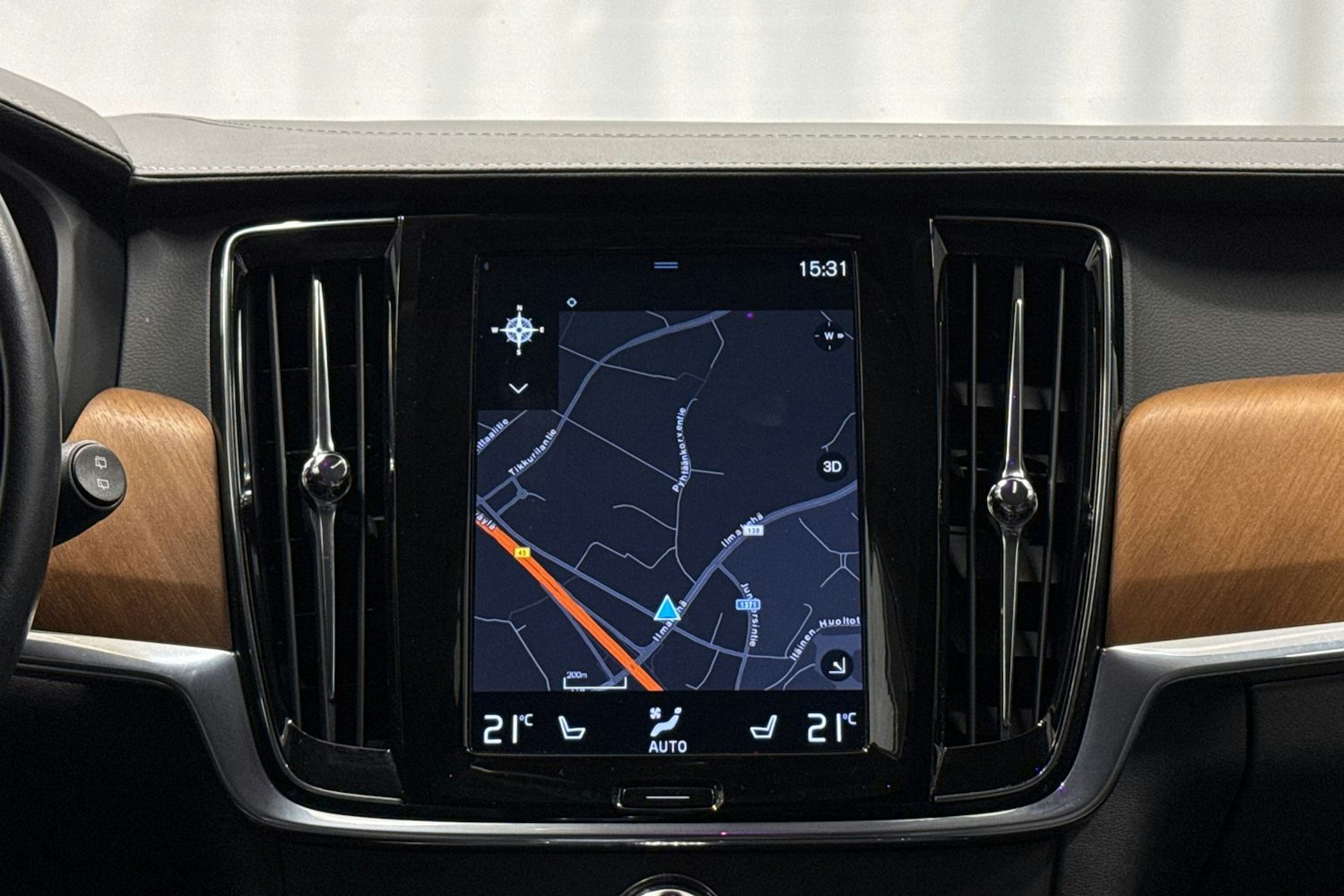 valkoinen Volvo V90 2020 kuva 13.