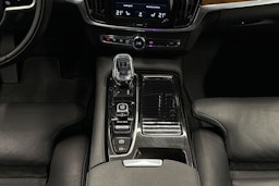 valkoinen Volvo V90 2020 kuva 18.