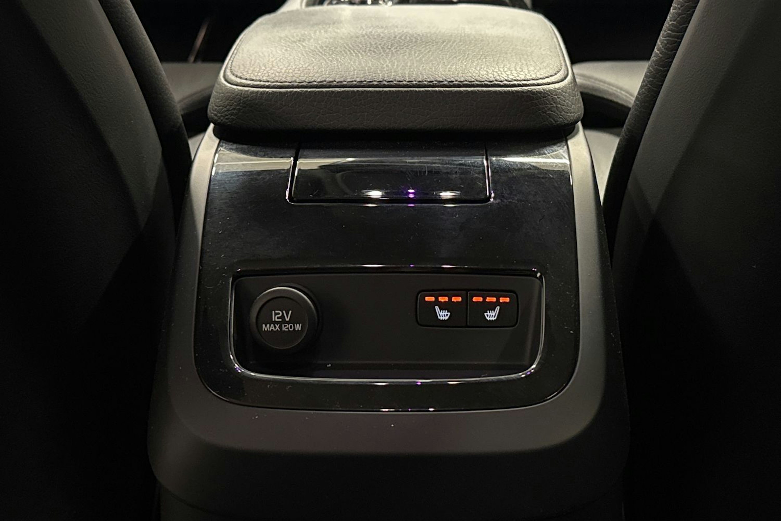 valkoinen Volvo V90 2020 kuva 21.