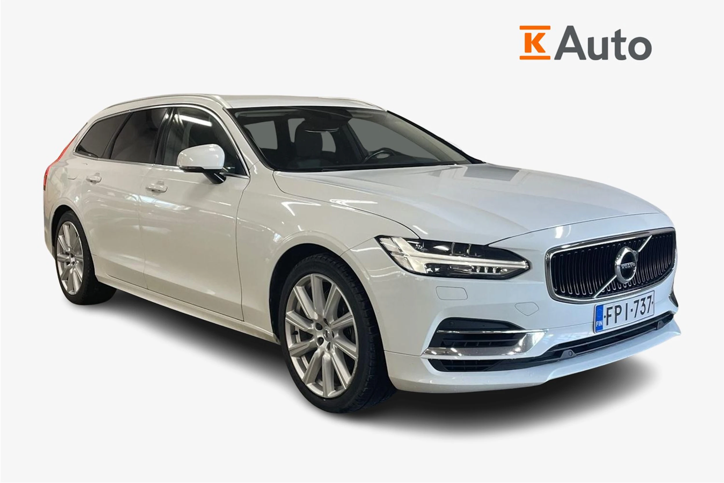 Valkoinen Volvo V90 2020 kuva 1.