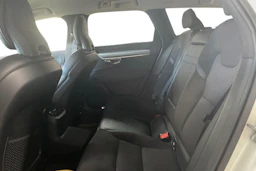 Valkoinen Volvo V90 2020 kuva 8.