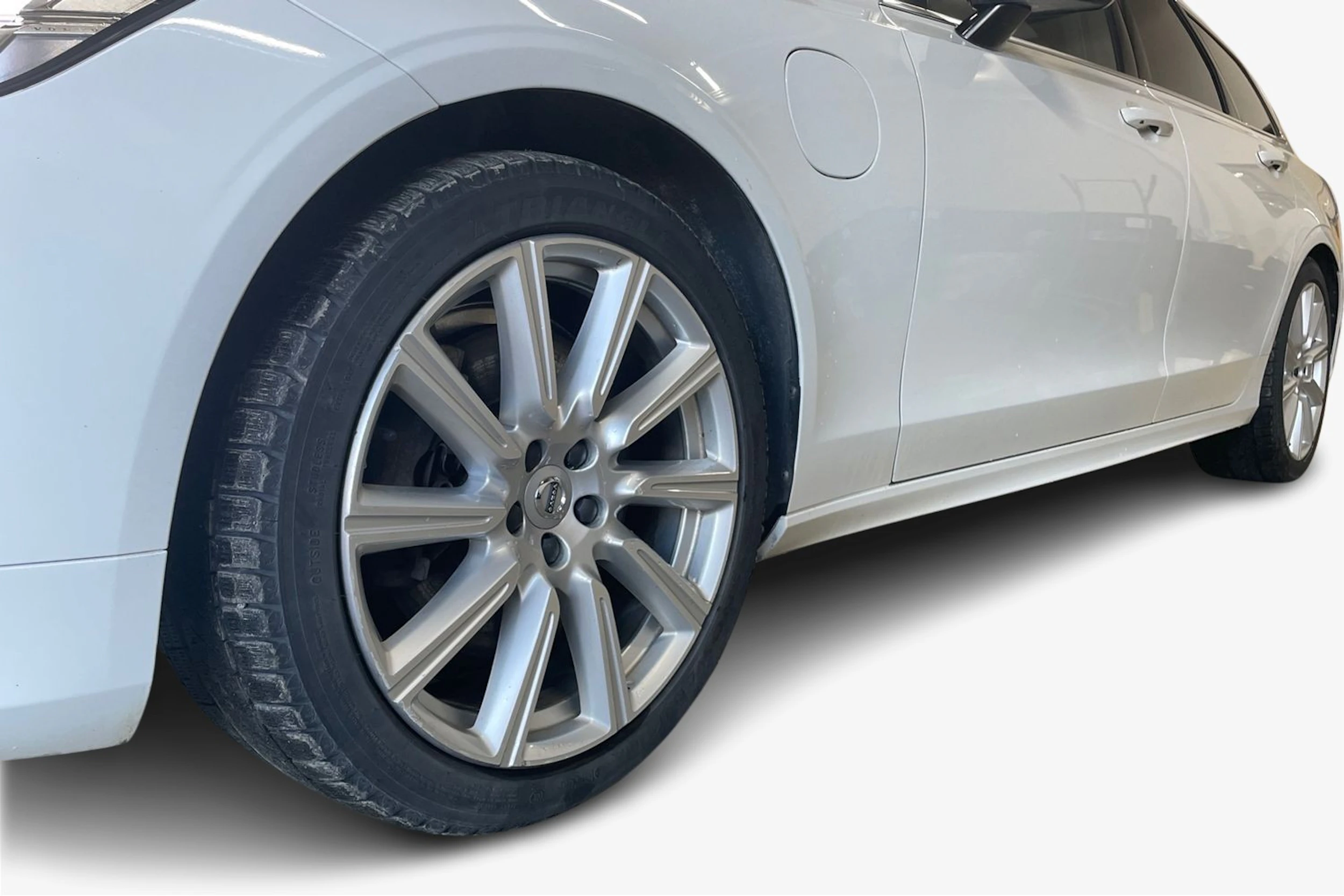 Valkoinen Volvo V90 2020 kuva 9.