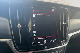 Valkoinen Volvo V90 2020 kuva 15.