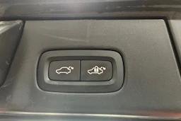 Valkoinen Volvo V90 2020 kuva 20.