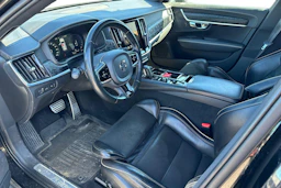 musta Volvo V90 2020 kuva 3.