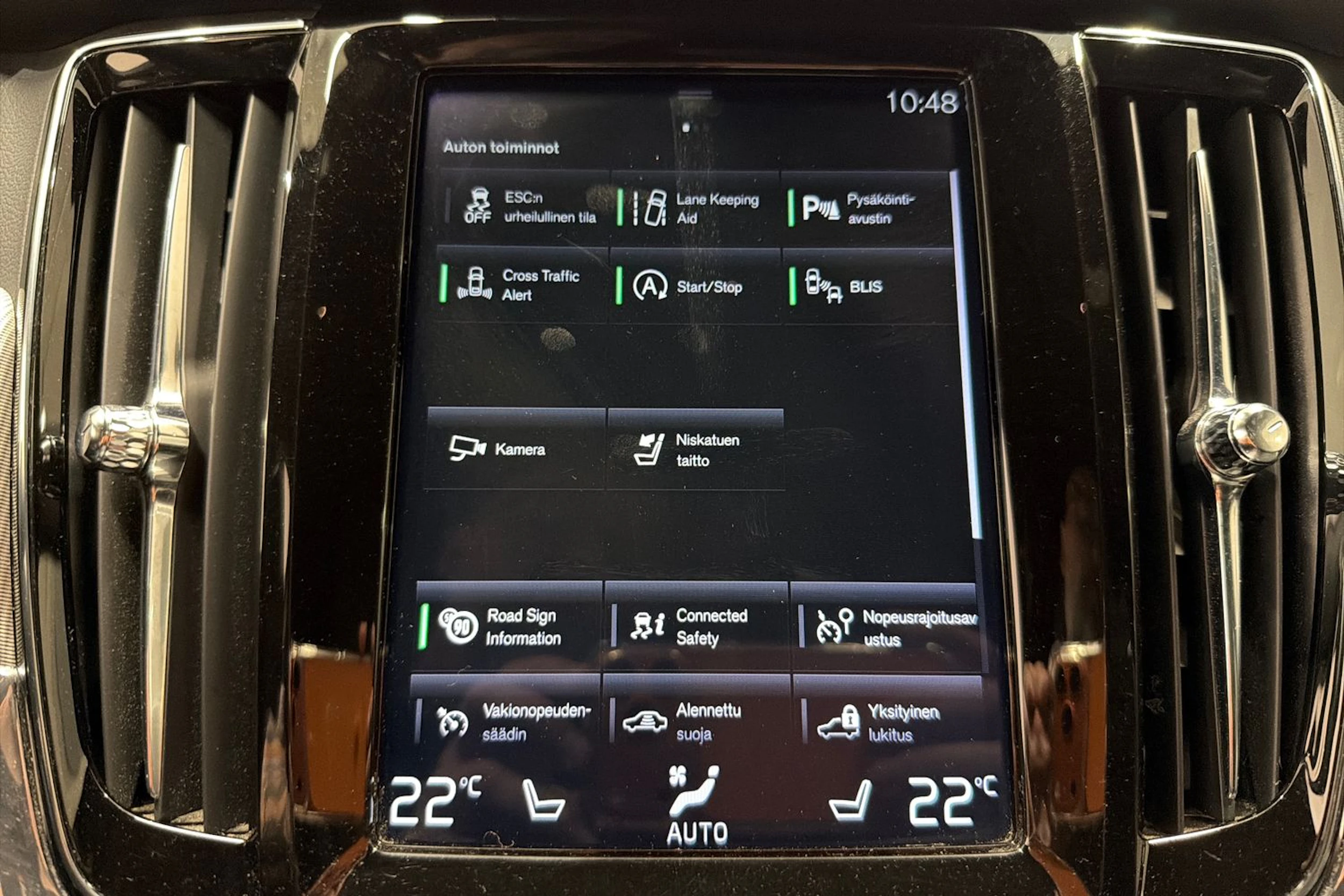 valkoinen Volvo V90 2020 kuva 20.