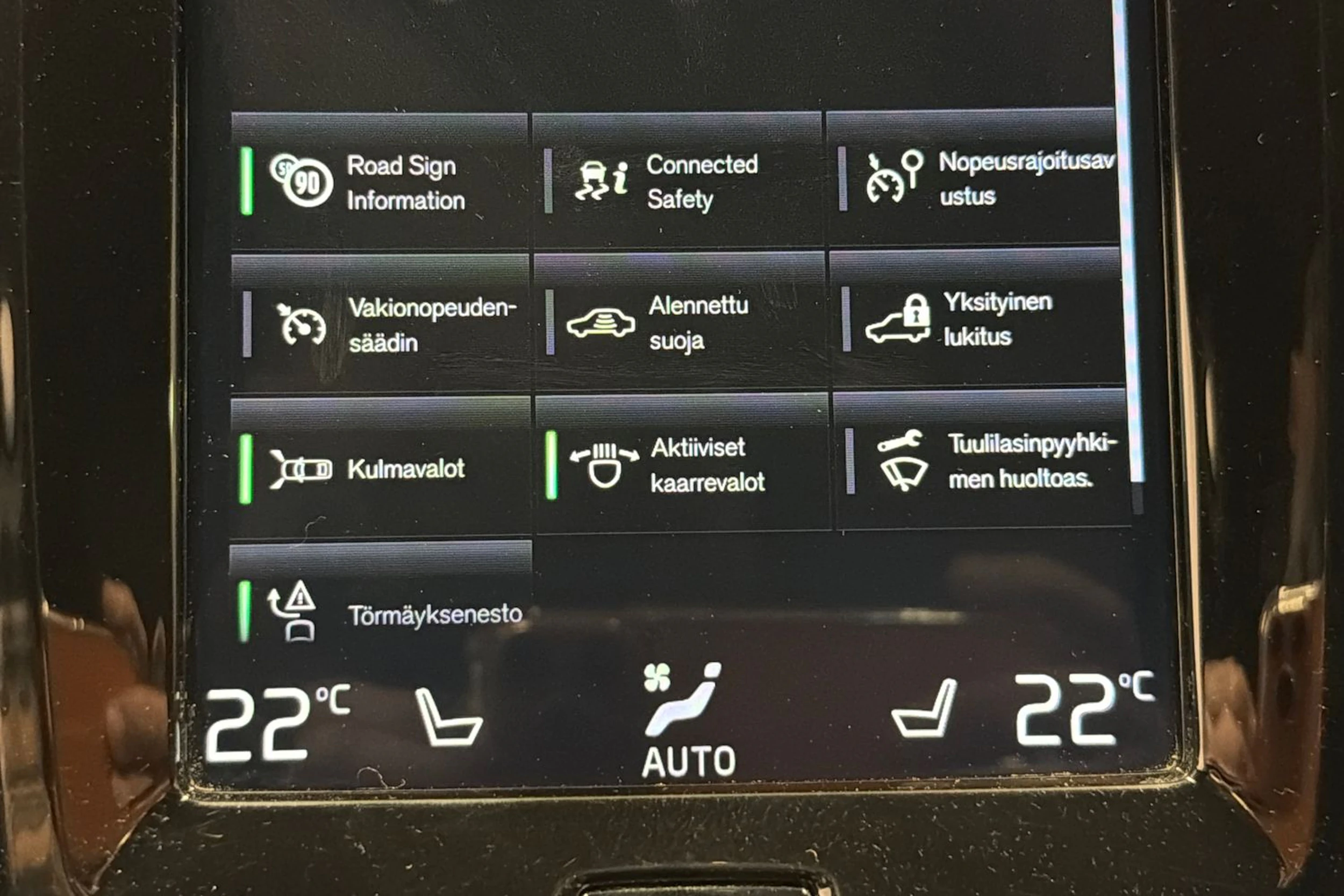 valkoinen Volvo V90 2020 kuva 21.