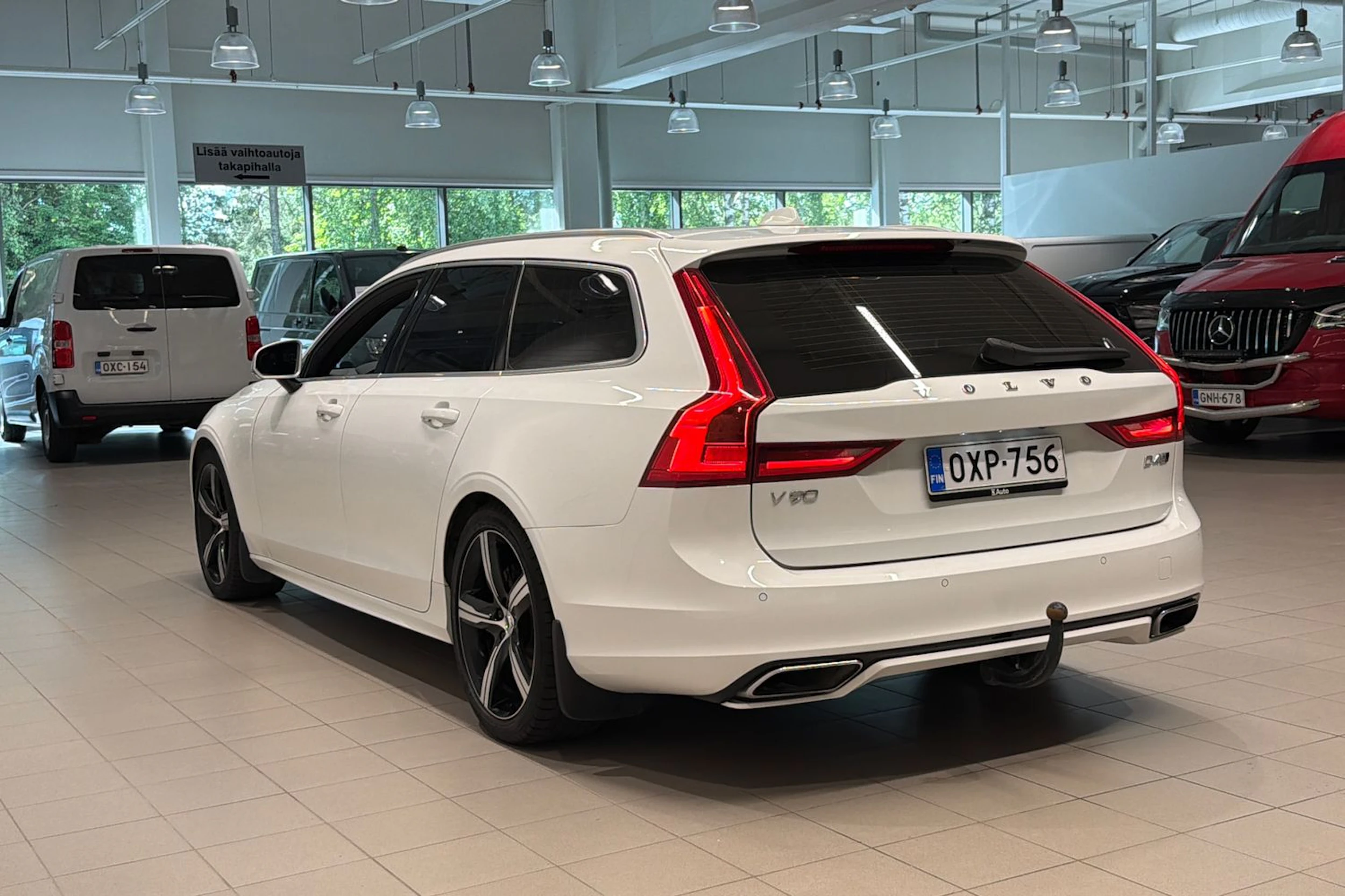 valkoinen Volvo V90 2020 kuva 27.