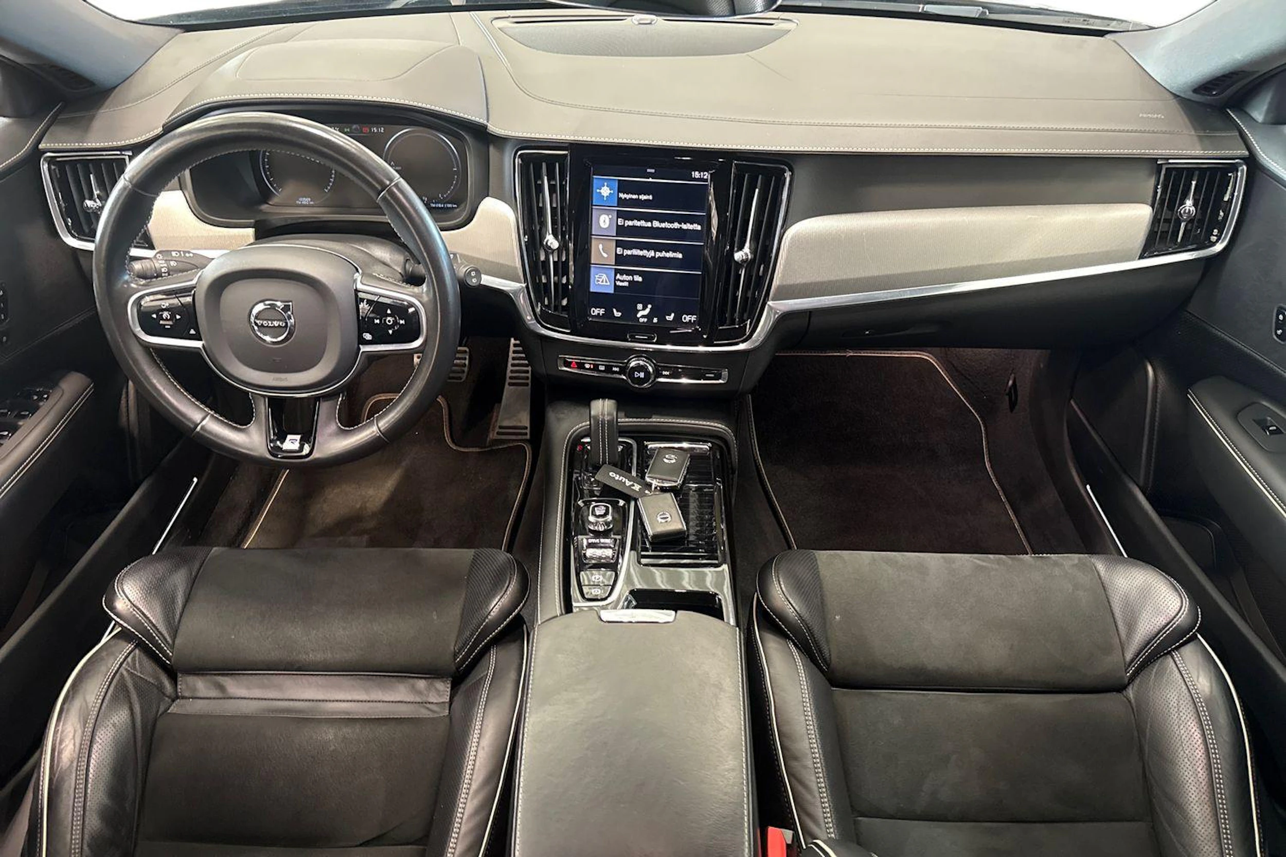 musta Volvo V90 2020 kuva 7.