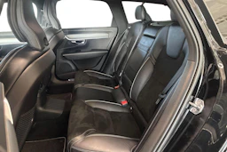 musta Volvo V90 2020 kuva 8.