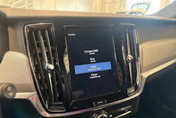 musta Volvo V90 2020 kuva 17.