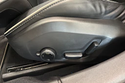 musta Volvo V90 2020 kuva 24.