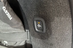 musta Volvo V90 2020 kuva 27.