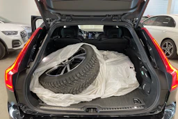 musta Volvo V90 2020 kuva 34.