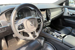 musta Volvo V90 2021 kuva 3.