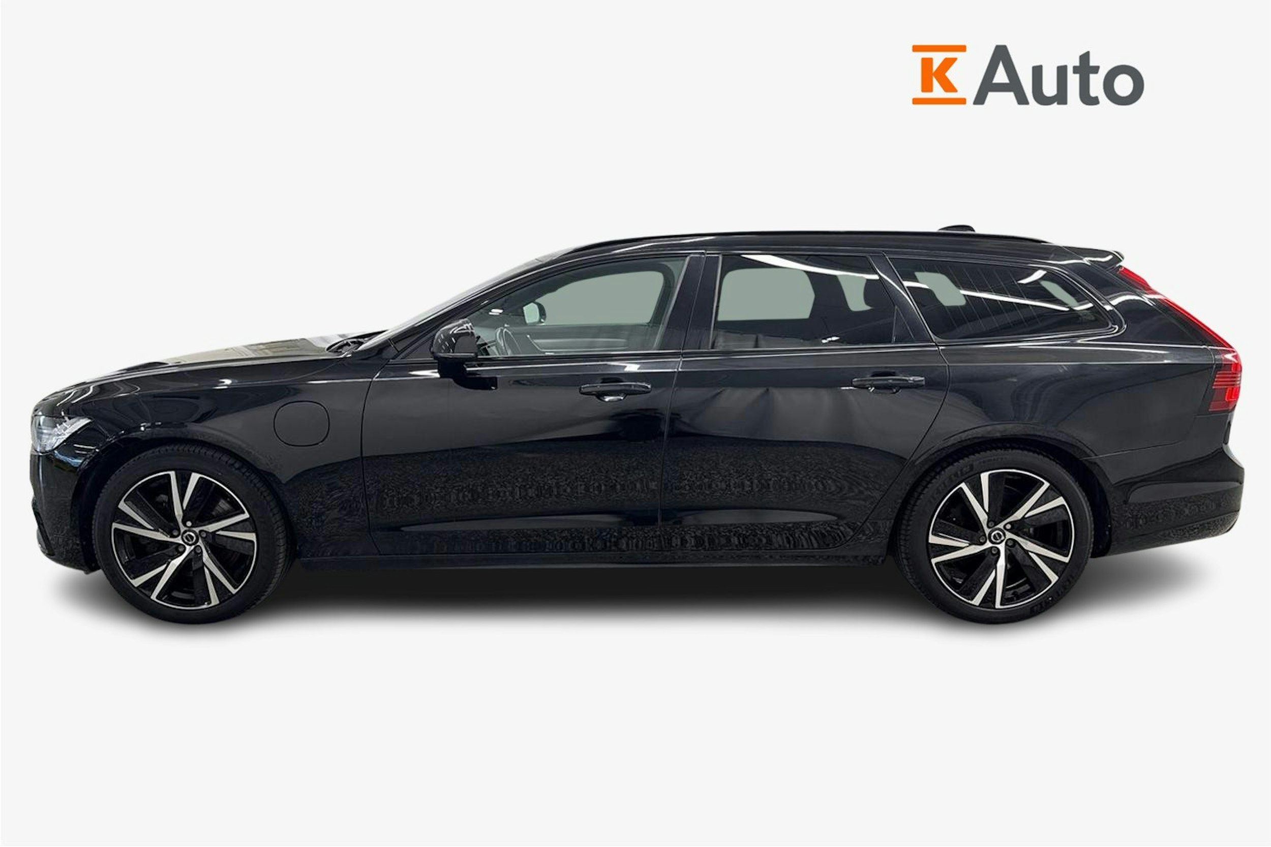 musta Volvo V90 2021 kuva 6.