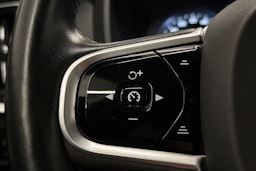 musta Volvo V90 2021 kuva 16.