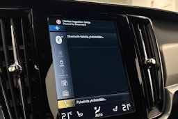 musta Volvo V90 2021 kuva 24.