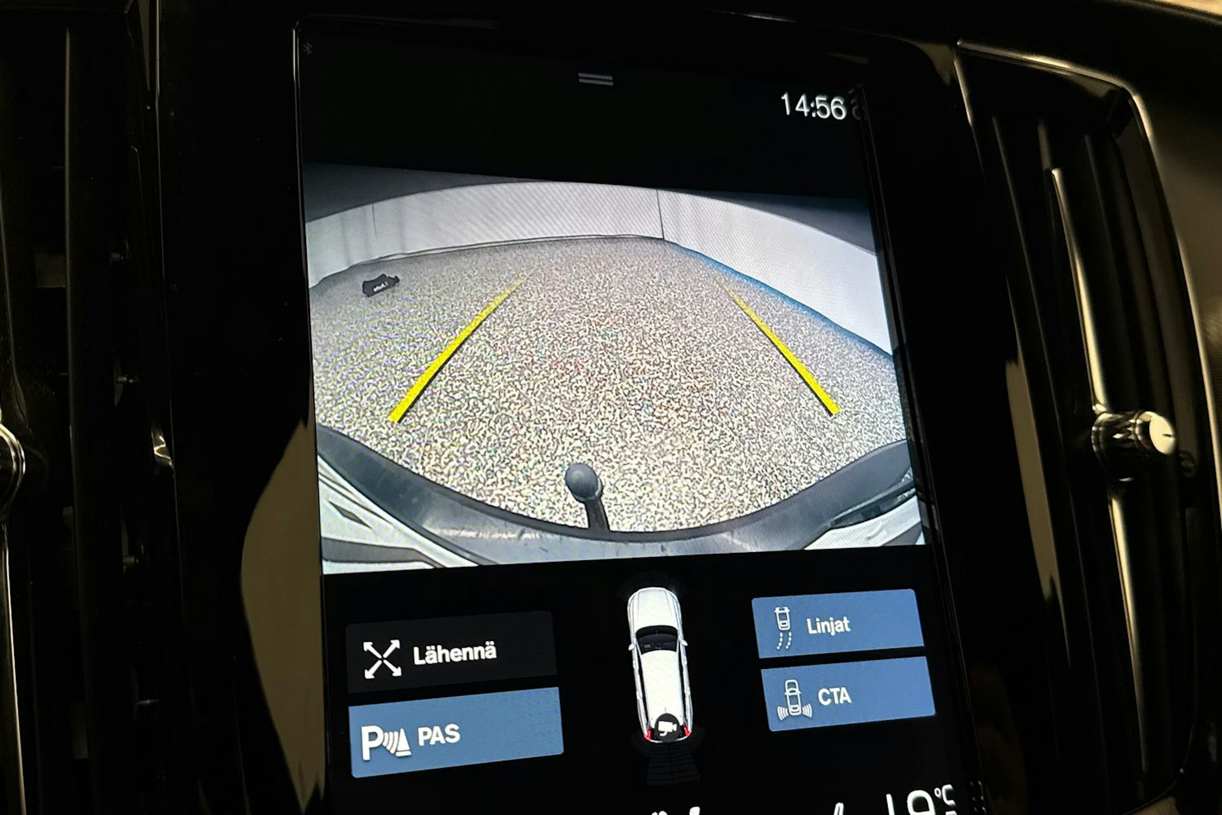musta Volvo V90 2021 kuva 28.