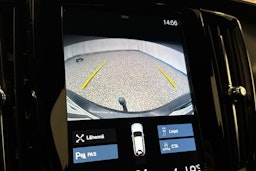 musta Volvo V90 2021 kuva 28.