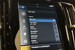 musta Volvo V90 2021 kuva 30.