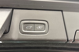 musta Volvo V90 2021 kuva 39.
