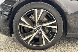 musta Volvo V90 2021 kuva 42.