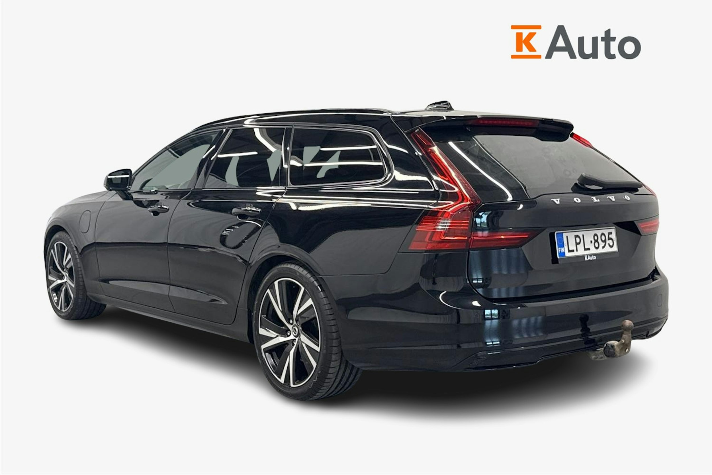musta Volvo V90 2021 kuva 5.