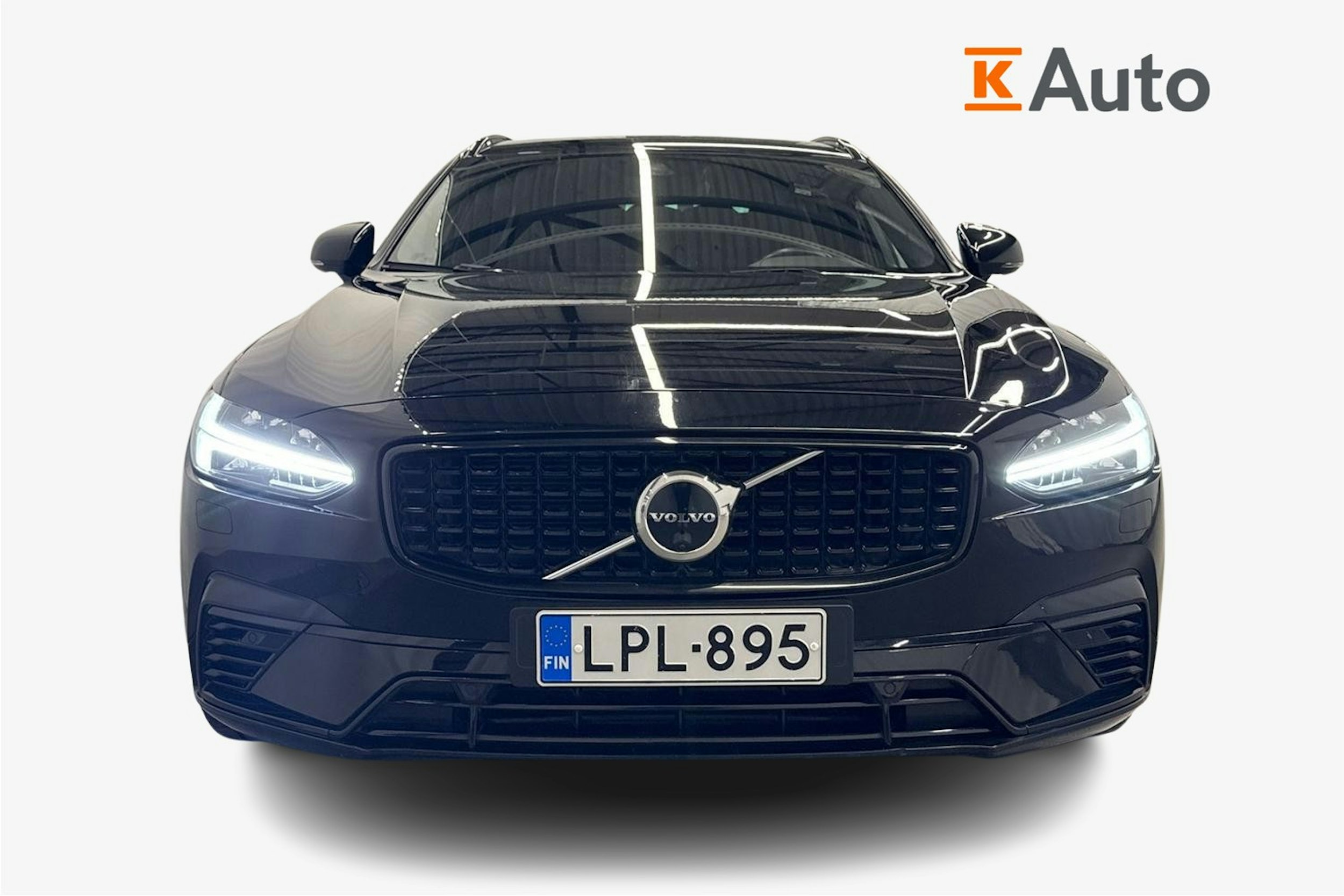 musta Volvo V90 2021 kuva 8.