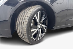 musta Volvo V90 2021 kuva 14.