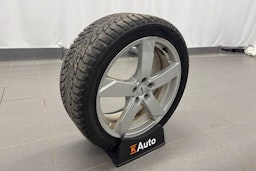 musta Volvo V90 2021 kuva 16.