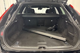 musta Volvo V90 2021 kuva 17.