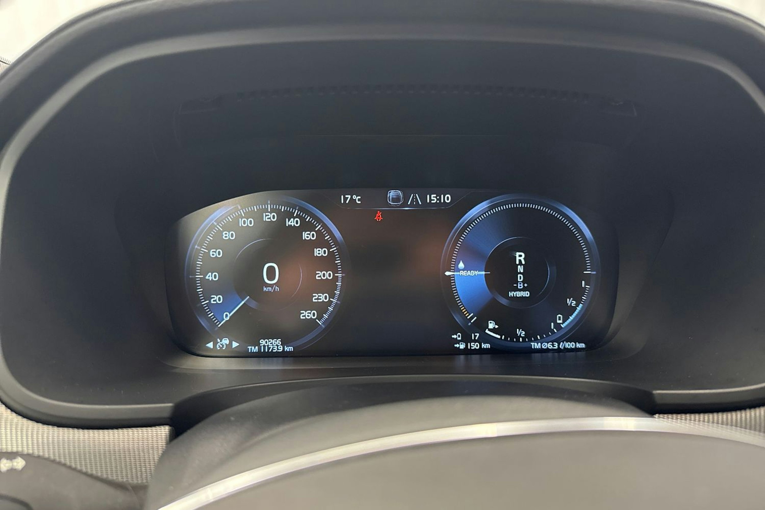 musta Volvo V90 2021 kuva 22.