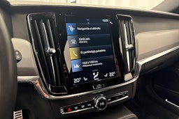 musta Volvo V90 2021 kuva 24.