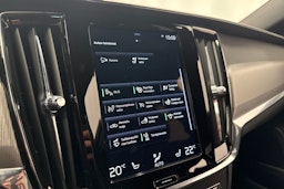 musta Volvo V90 2021 kuva 28.