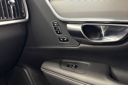 musta Volvo V90 2021 kuva 29.