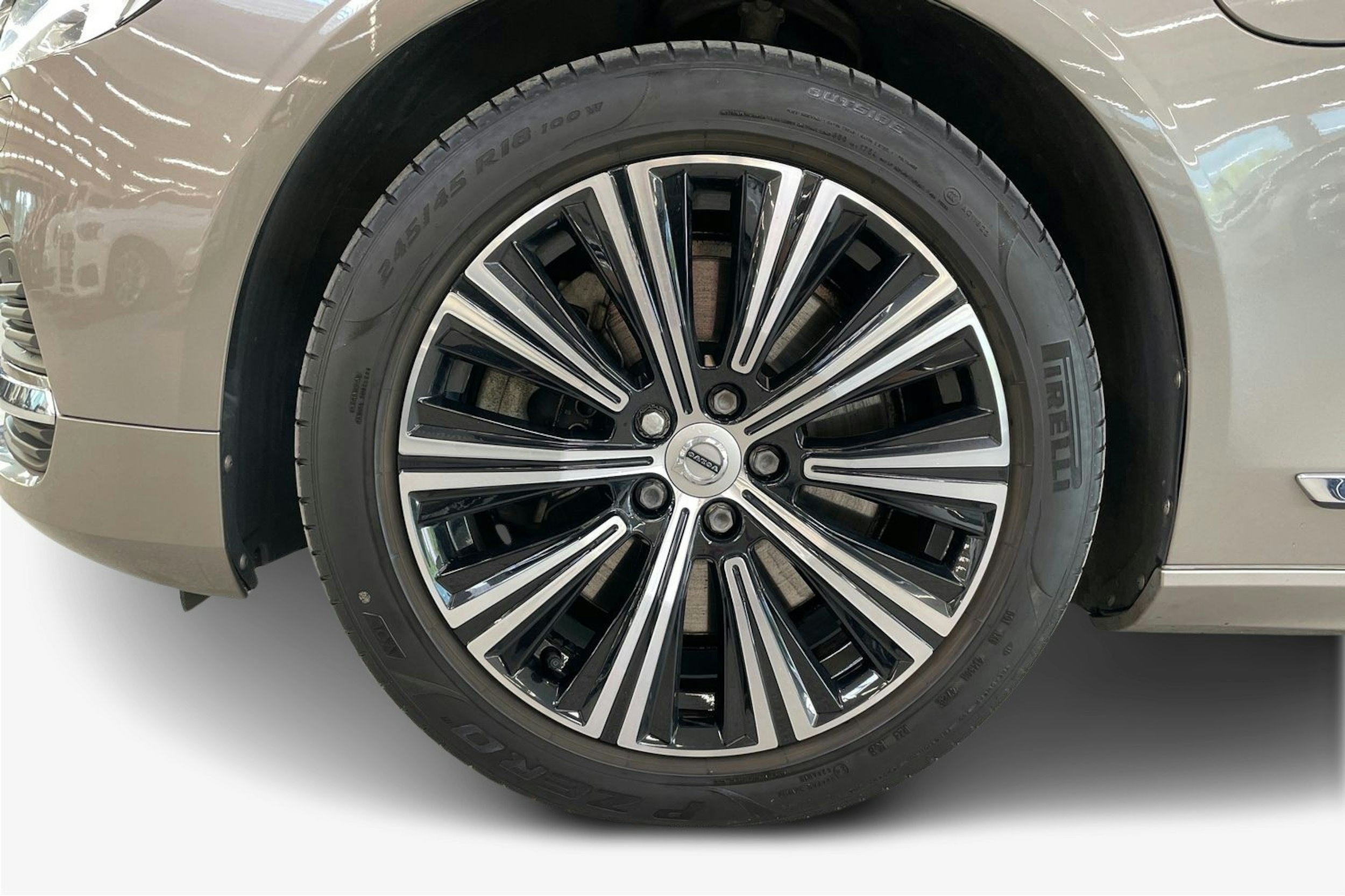 harmaa Volvo V90 2021 kuva 11.