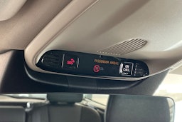 harmaa Volvo V90 2021 kuva 20.